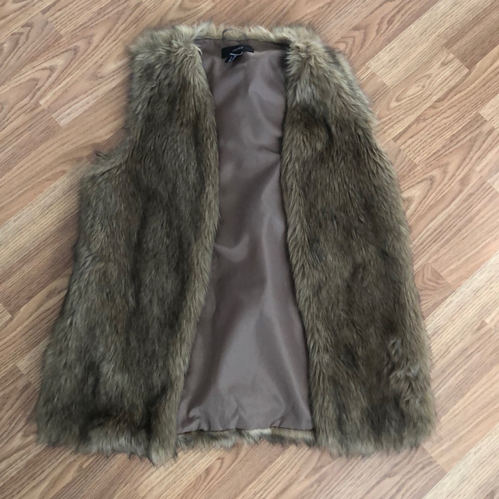 FOREVER 21 Faux Fur Vest